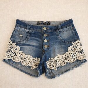 ✨ Brazilian Denim & Lace Cutoff Shorts – Button Front Frayed Hem Size 10 (42)